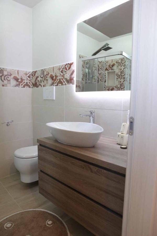 Afrodite Luxury Suite Veglie Kültér fotó