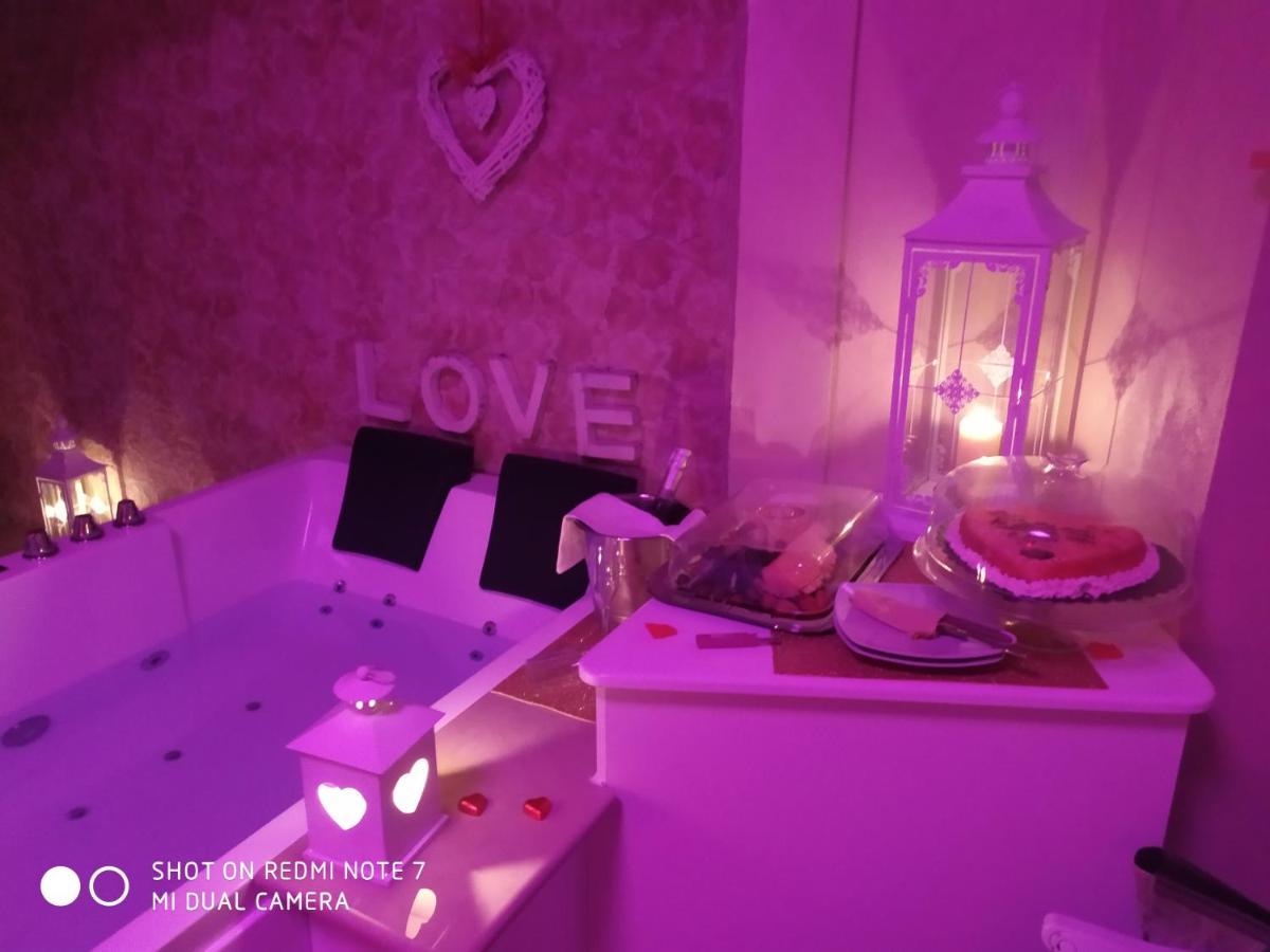 Afrodite Luxury Suite Veglie Kültér fotó